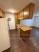 1708 Short St in Cleburne, TX - Building Photo - Building Photo