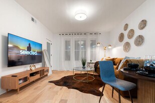 618 W Patterson Ave in Chicago, IL - Building Photo