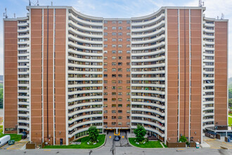 Richview Terrace in Toronto, ON - Building Photo - Building Photo