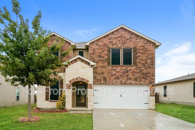 9767 Harbor Mist Ln in Converse, TX - Foto de edificio