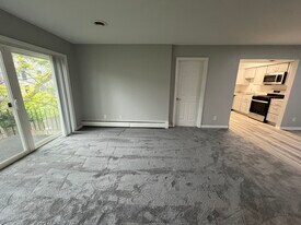 Sturbridge Village in Williamsville, NY - Building Photo