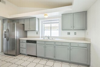 69716 Cypress Rd in Cathedral City, CA - Building Photo - Building Photo