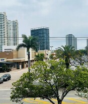 1333 E Hallandale Beach Blvd, Unit 302 Bldg April Breeze in Hallandale Beach, FL - Building Photo