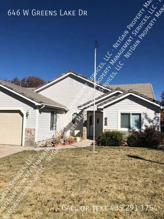 646 W Greens Lake Dr in Cedar City, UT - Building Photo