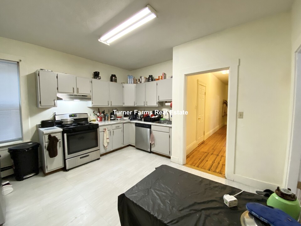 168 Hillside St, Unit 1 in Boston, MA - Building Photo