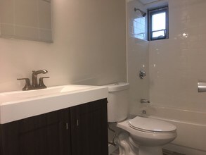 125 Trapelo Rd, Unit 12 in Belmont, MA - Building Photo - Building Photo