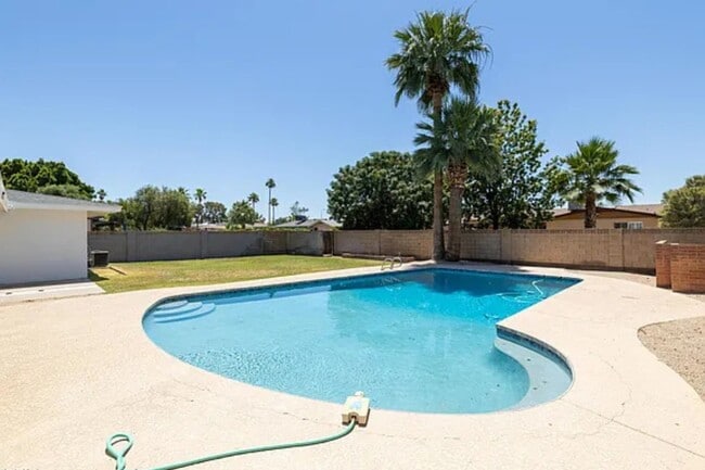 335 E Carter Dr in Tempe, AZ - Building Photo - Building Photo