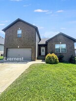 1030 Garner Hills Dr in Clarksville, TN - Building Photo
