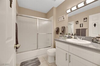 7989 Lisa Dawn Ave in Las Vegas, NV - Building Photo - Building Photo