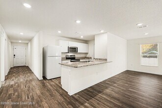 711 Darlington Ave SW in Palm Bay, FL - Building Photo - Building Photo