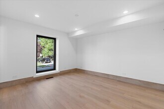 2023 N Drake Ave in Chicago, IL - Foto de edificio - Building Photo
