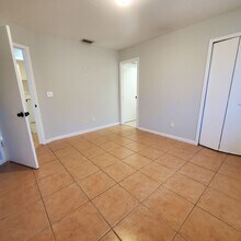 419-421 Hancock Bridge Pkwy in Cape Coral, FL - Building Photo - Building Photo