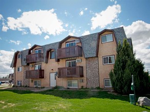 Great Plains Apartments in Alliance, NE - Building Photo - Building Photo