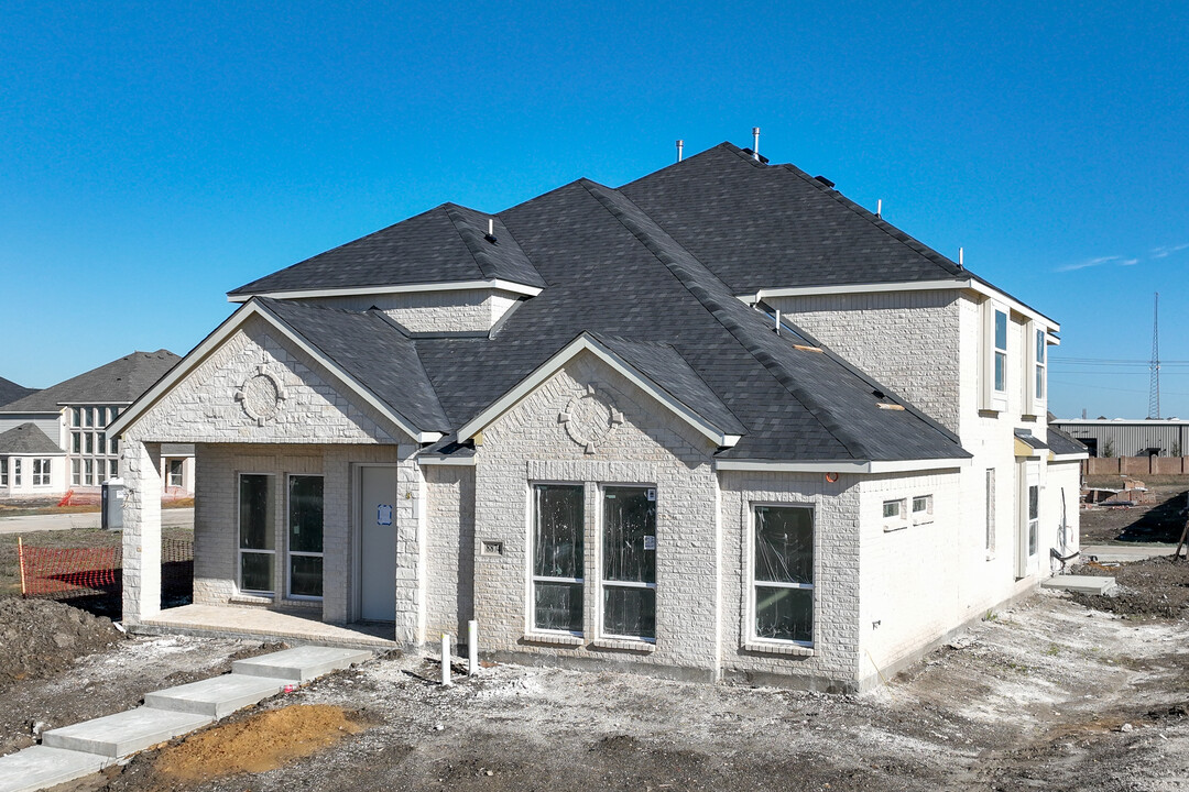 Villages of Creekwood in Frisco, TX - Building Photo