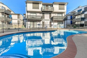 The Ayva at Oaklawn in Dallas, TX - Building Photo - Building Photo