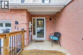 21 Graystone Ct in Brant, ON - Building Photo - Building Photo