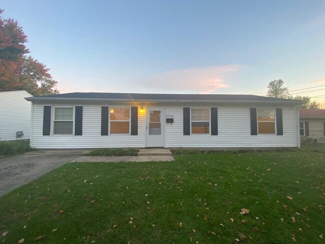 property at 3533 Alamosa Dr