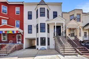 34 Van Reypen St in Jersey City, NJ - Building Photo