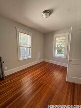 86 W Quincy St in Somerville, MA - Building Photo - Building Photo