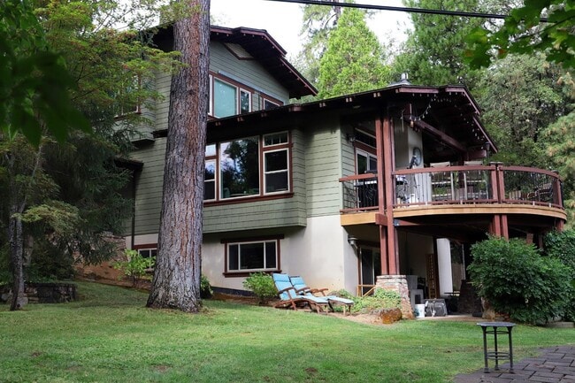 3765 N Canyon Rd in Camino, CA - Building Photo - Building Photo