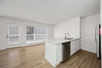 2218 Hazard St, Unit 4 in Houston, TX - Building Photo - Building Photo