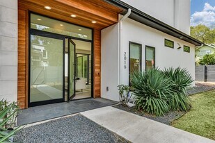 2015 De Verne St in Austin, TX - Building Photo