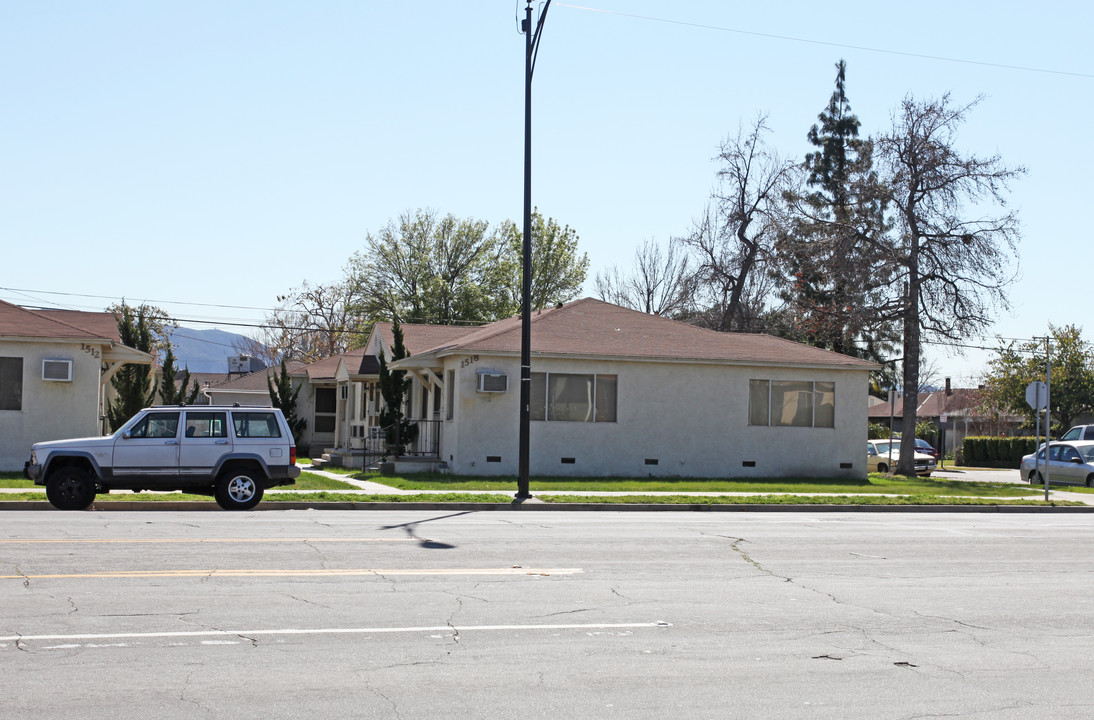 1518 W Victory Blvd in Burbank, CA - Building Photo