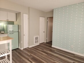 5624 Gulfport Blvd S in Gulfport, FL - Building Photo - Building Photo