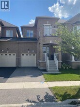 71 Fingland Cres in Hamilton, ON - Building Photo - Building Photo