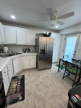 1175 Miami Gardens Dr in Miami, FL - Building Photo - Building Photo