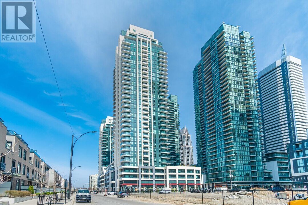 4055-4055 Parkside Village Dr in Mississauga, ON - Building Photo