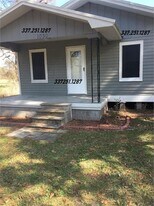 1030 Broussard St in Parks, LA - Building Photo