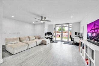 14145 Kendale Lakes Cir in Miami, FL - Building Photo - Building Photo