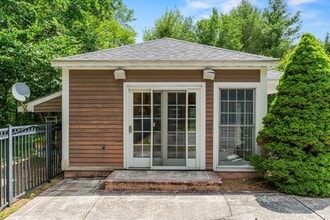 35 Oakmont Dr in Concord, NH - Building Photo - Building Photo