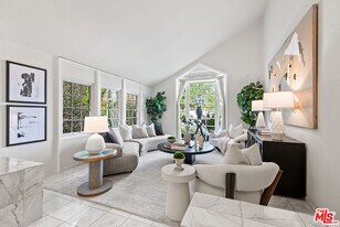 7538 W 81st St in Los Angeles, CA - Building Photo