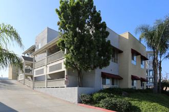 Racquet Club Luxury Apartments in La Mesa, CA - Building Photo - Building Photo