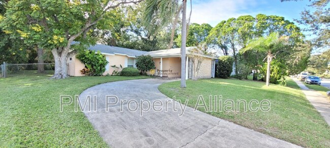 property at 10 Winding Ridge Rd