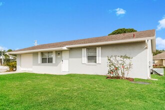 107 NE Twylite Terrace in Port St. Lucie, FL - Building Photo - Building Photo