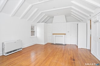 69 Sylvan Rd N in Westport, CT - Building Photo - Building Photo