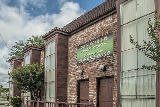 Sandy Glen Apartments in Houston, TX - Foto de edificio - Building Photo