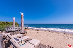 23752 Malibu Rd in Malibu, CA - Building Photo