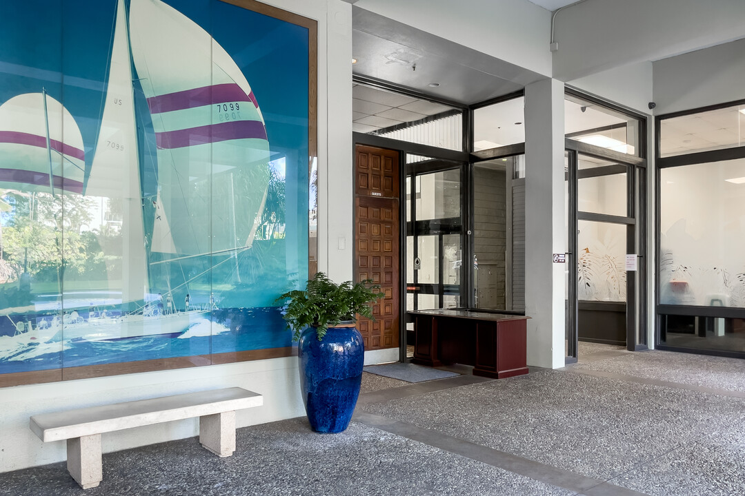 Windward Passage in Kailua, HI - Building Photo