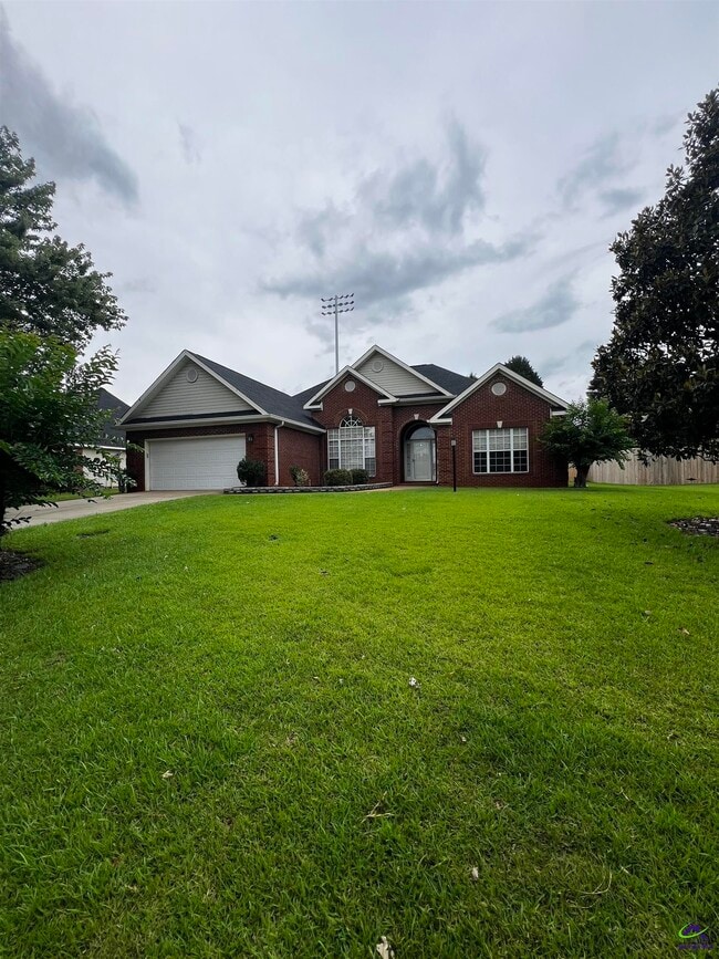 306 Hummingbird Ln in Kathleen, GA - Building Photo - Building Photo