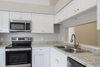 8231 Rain Forest Dr in Orlando, FL - Building Photo - Building Photo