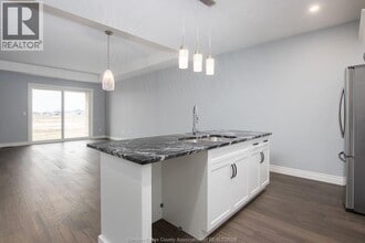 182 McLellan Ave in Amherstburg, ON - Building Photo - Building Photo