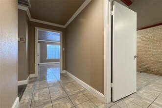 1 W Mountain Creek Dr in Grand Prairie, TX - Building Photo - Building Photo