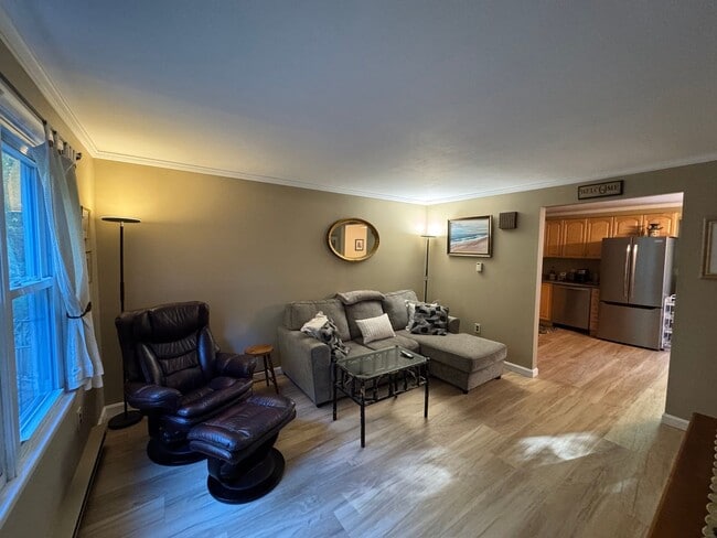 25 Hampton Rd in Exeter, NH - Building Photo - Building Photo