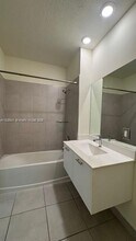 10295 NW 64th Terrace in Doral, FL - Building Photo - Building Photo