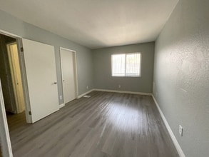 17706 Scherzinger Ln in Santa Clarita, CA - Building Photo - Building Photo