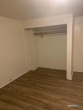 2 Pleasant St in Windsor, CT - Building Photo - Building Photo